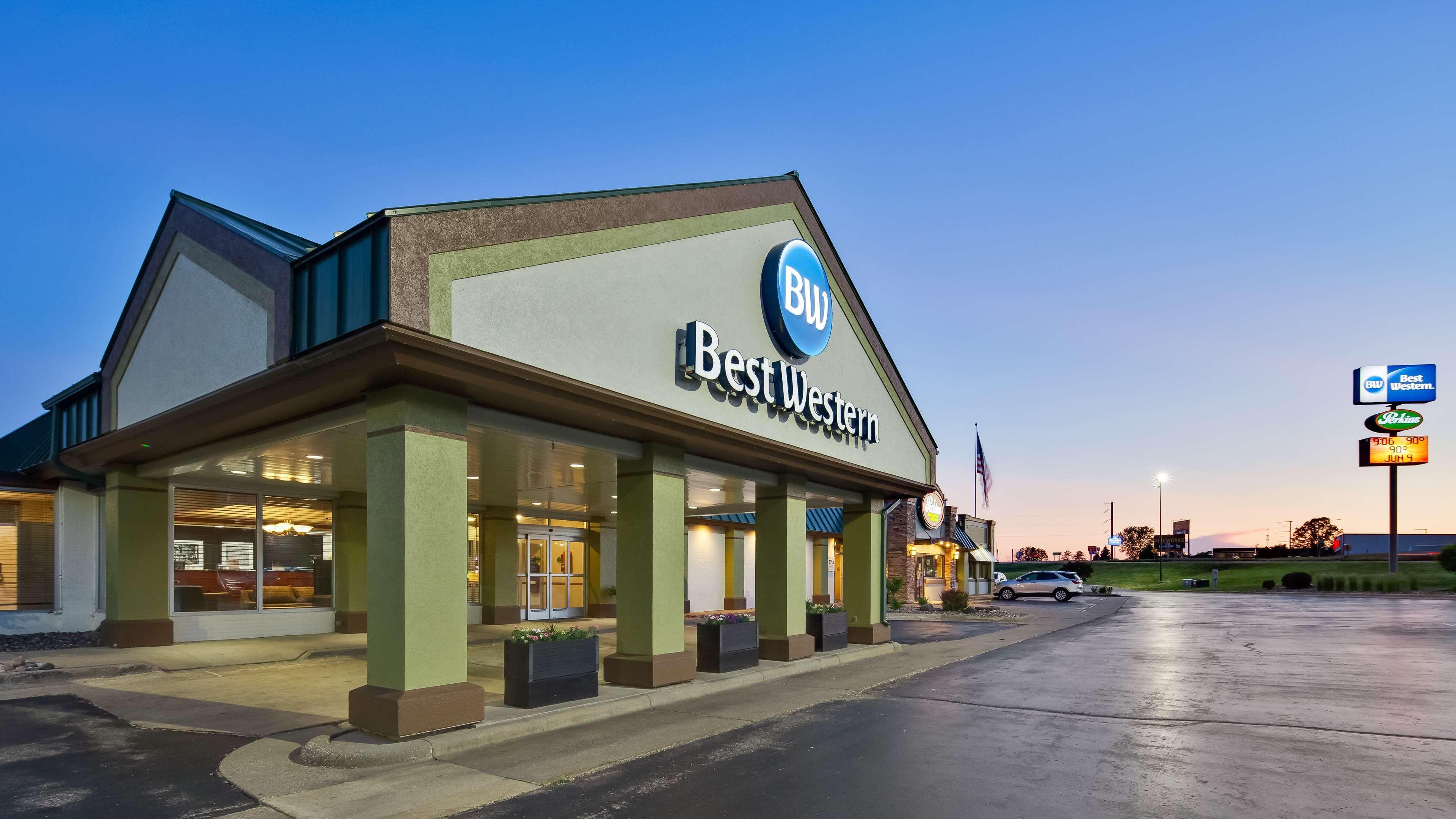 Best Western Tomah Hotel Esterno foto
